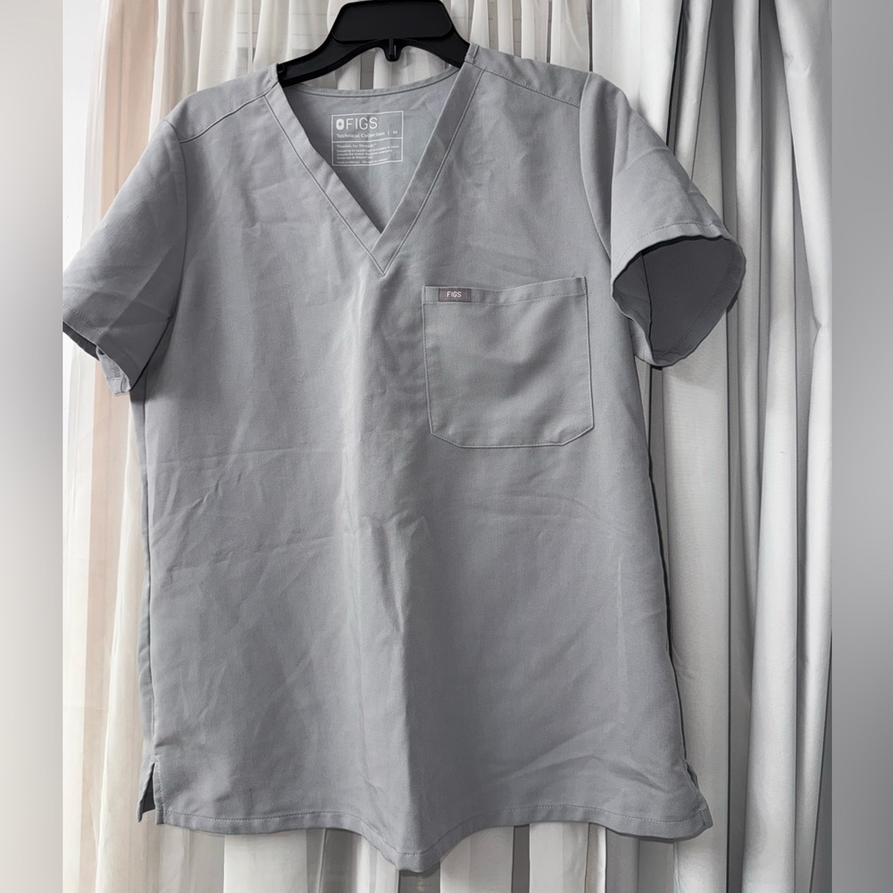 Figs scrub top